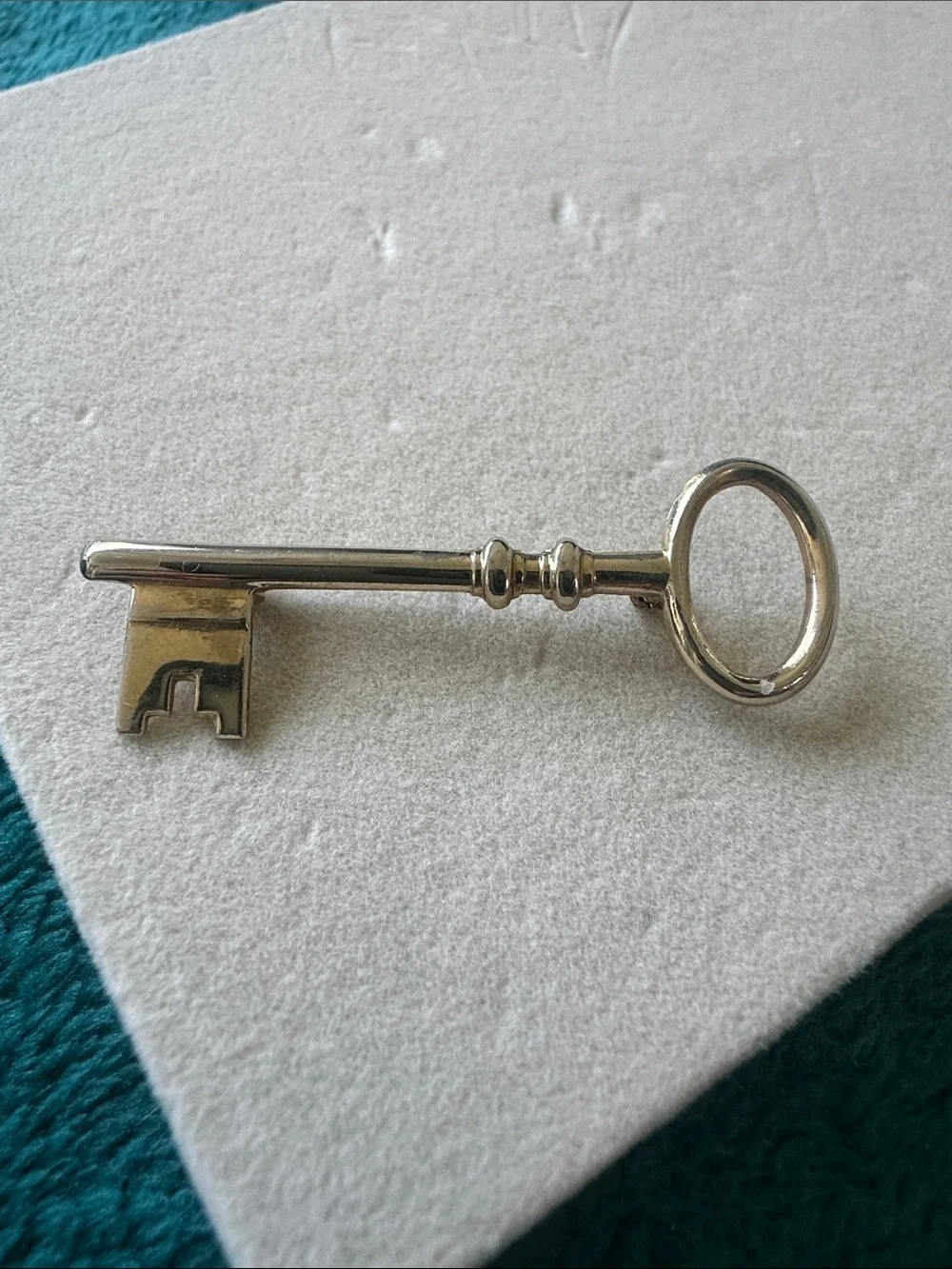 Silver Key Brooch Pin - Classic Skeleton Key Design
